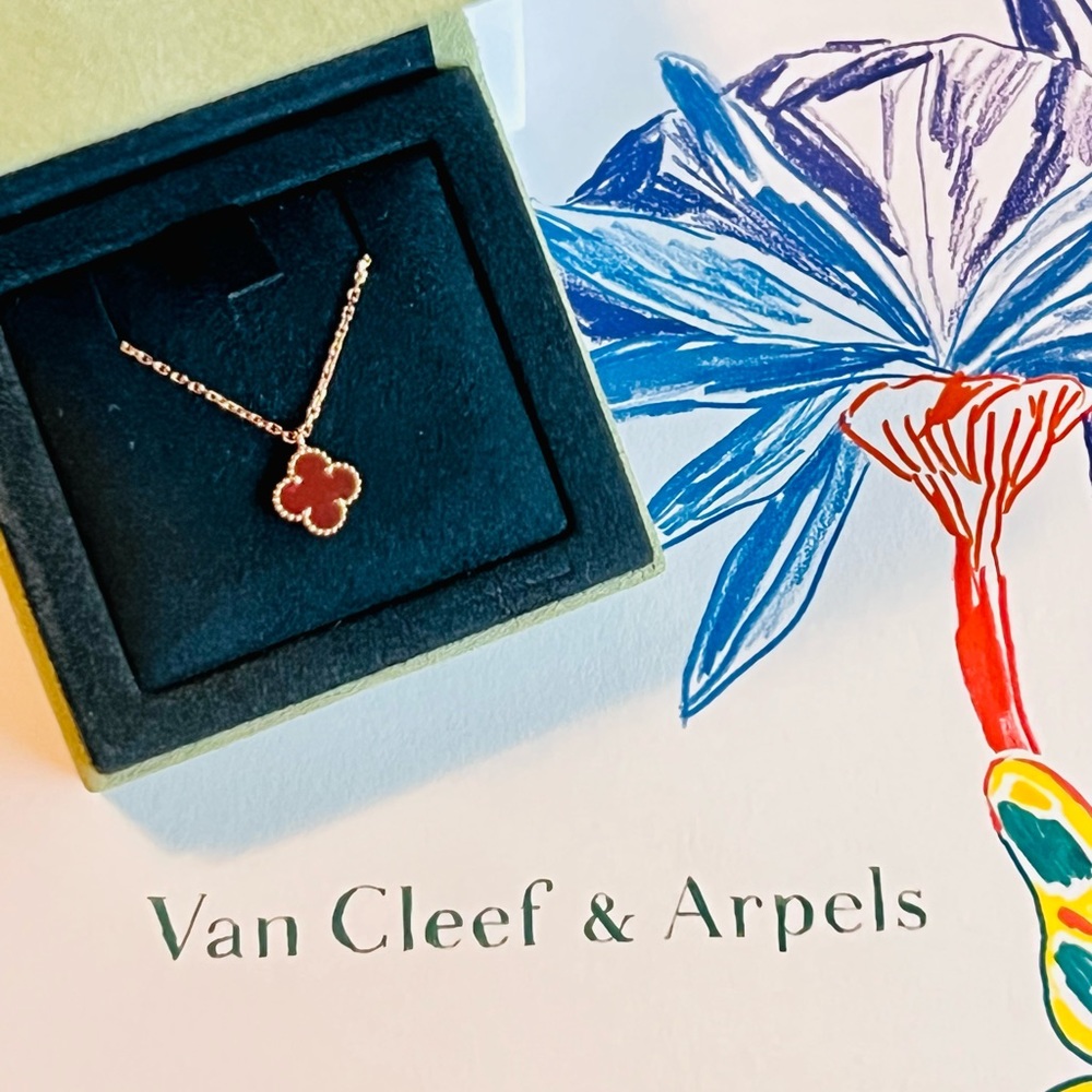 READ DESCRIPTION PLS🌷Van Cleef & Arpels Sweet Carnelian🌷